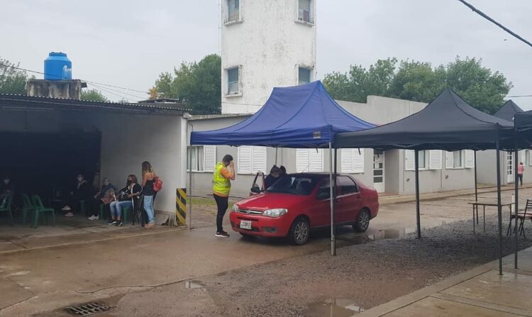 GENERAL ARENALES : VACUNACIÓN EN EL HOSPITAL MUNICIPAL.