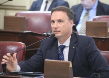 ENRICO INFORMÓ QUE LA LEGISLATURA SUSPENDIÓ A UN FISCAL Y ESPERA AVANCES DE LA JUSTICIA PARA DEFINIR EL FUTURO DEL FISCAL MAURO BLANCO