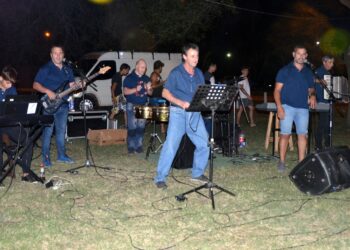 VILLA CAÑAS: MÚSICA, ARTESANOS Y AUTOS TUNING EN EL CIERRE DE LA TEMPORADA DEL BALNEARIO