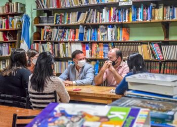 INSTITUCIONES AL DÍA: EL SENADOR ENRICO GESTIONÓ PERSONERÍA JURÍDICA A LA BIBLIOTECA SARMIENTO DE AMENÁBAR