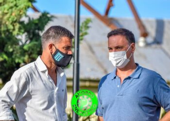 ENRICO Y GIANETTI AVANZAN CON  OBRA DE ILUMINACION LED Y PARQUIZACIÓN EN PREDIO DEL FERROCARRIL PARA CONECTAR A LOS VECINOS DE WHEELWRIGHT