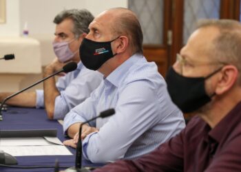 PEROTTI SE REUNIÓ CON INTENDENTES, PRESIDENTES COMUNALES Y EL COMITÉ DE EXPERTOS DE LA PROVINCIA