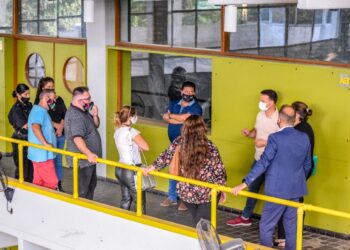 ACOMPAÑANDO A LA EDUCACIÓN: EL SENADOR ENRICO SE SUMA AL PROYECTO DE RECAMBIO DE TECHOS EN  LA ESCUELA SECUNDARIA DE MELINCUÉ