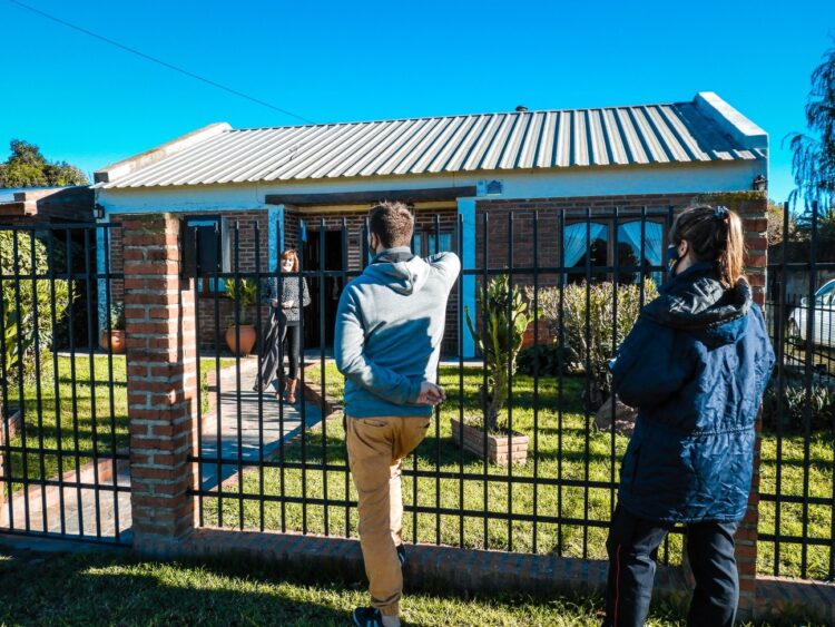 TEODELINA: UN 25 DE MAYO DIFERENTE  CON PLAN DETECTAR