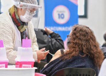 COVID-19: LA PROVINCIA RECIBIÓ 69.700 NUEVAS VACUNAS ASTRAZENECA