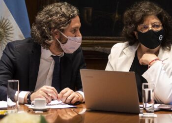 El Gobierno se reunió con expertos y prepara un nuevo DNU