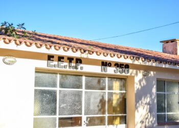 ENRICO REALIZA GESTIONES PARA QUE SE FINALICE LA CONSTRUCCIÓN DE SANITARIOS EN LA ESCUELA 358 DE LABORDEBOY