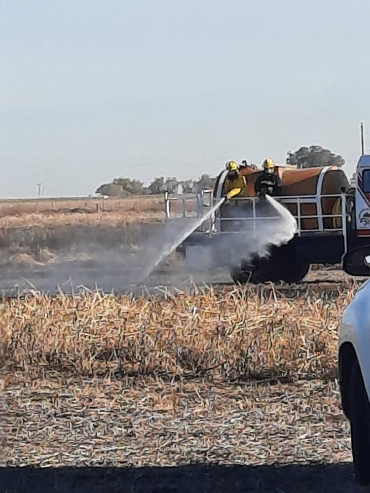 TEODELINA: INCENDIO DE CAMPO A LA ALTURA DE CAMPO SAN TEÓFILO.