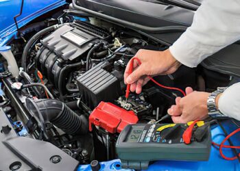 EL SENADOR ENRICO Y LA CÁMARA DE TALLERISTAS ACTIVARON LOS CURSOS DE ELECTRICIDAD DEL AUTOMÓVIL PARA VECINOS DE LA REGIÓN