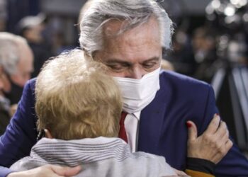 El Gobierno dará un bono de 5.000 pesos a jubilados que cobren hasta dos haberes mínimos