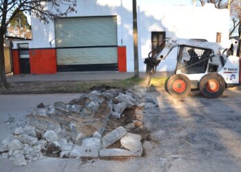 VILLA CAÑAS : EL MUNICIPIO AVANZA CON EL PLAN DE BACHEO