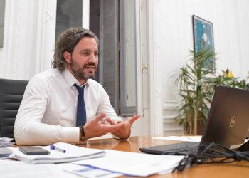 Cafiero: “No debería existir ninguna política sanitaria dictada desde empresas”