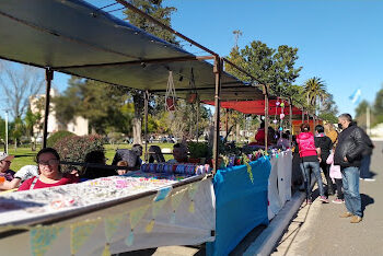 TEODELINA DOMINGO A PLENO SOL EN LA PLAZA ITUZAINGO!!!