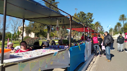 TEODELINA DOMINGO A PLENO SOL EN LA PLAZA ITUZAINGO!!!