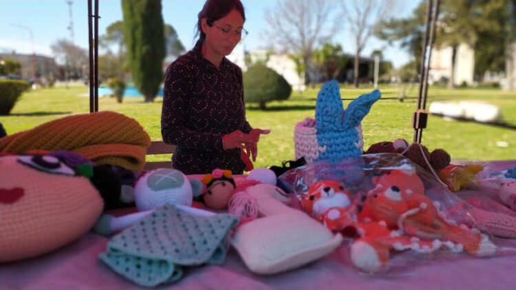 TEODELINA DOMINGO A PLENO SOL EN LA PLAZA ITUZAINGO!!!