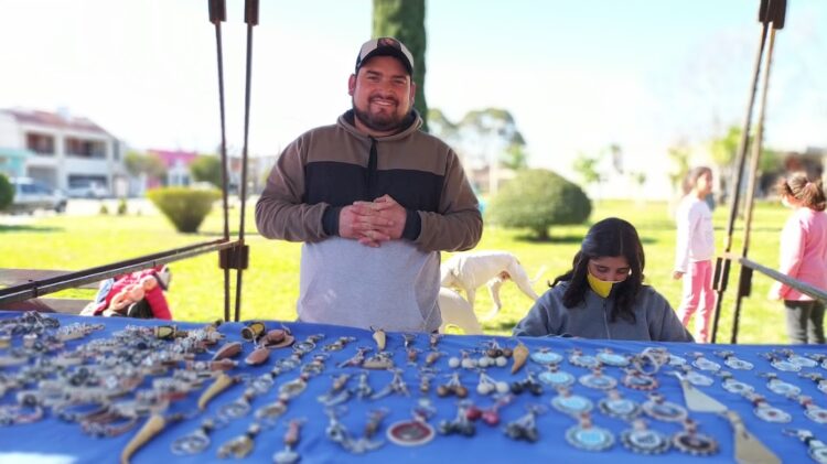 TEODELINA DOMINGO A PLENO SOL EN LA PLAZA ITUZAINGO!!!