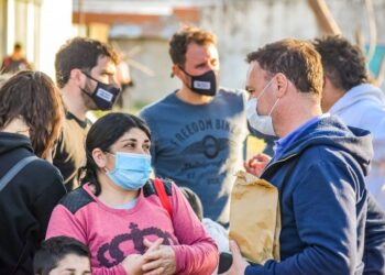 CERCA DE LOS VECINOS: ENRICO CONTINÚA CAMINANDO LAS LOCALIDADES DE LA REGIÓN