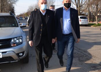 GIZZI PARTICIPÓ DEL ACTO DE ENTREGA DE UNA AMBULANCIA AL HOSPITAL