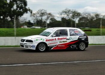CAR SHOW SANTAFESINO  Fantástico regreso de Juan Emilio Guazzeroni