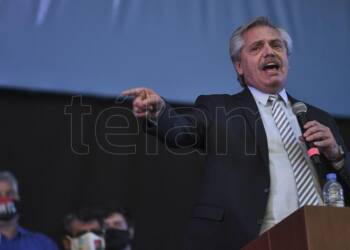 Fernández: “Quiero cambiar planes por empleo”