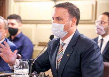 EL SENADOR ENRICO SOLICITA QUE TE EXTIENDA LA AYUDA ECONÓMICA PARA PELOTEROS Y SALONES DE EVENTOS