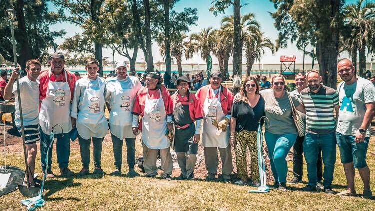MULTITUDINARIA FIESTA DEL POLLO AL DISCO EN TEODELINA
