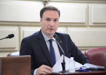 AVANZA UNA LEY DE ENRICO PARA EVITAR LA DISCRIMINACIÓN EN LAS FACTURAS DE LA LUZ EN SANTA FE