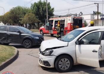 TEODELINA : COLISIÓN ENTRE DOS AUTOMOVILES EN SIMON DE IRIONDO