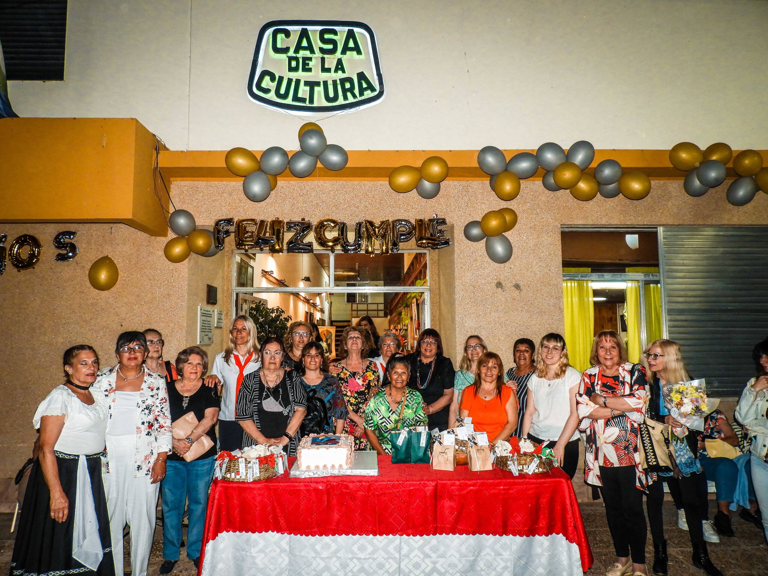 𝟯𝟬° 𝗔𝗡𝗜𝗩𝗘𝗥𝗦𝗔𝗥𝗜𝗢 𝗖𝗔𝗦𝗔 𝗗𝗘 𝗟𝗔 𝗖𝗨𝗟𝗧𝗨𝗥𝗔 | 𝗖𝗶𝗲𝗿𝗿𝗲 𝗱𝗲 𝘁𝗮𝗹𝗹𝗲𝗿𝗲𝘀, 𝗱𝗲𝘀𝗰𝘂𝗯𝗿𝗶𝗺𝗶𝗲𝗻𝘁𝗼 𝗱𝗲 𝗽𝗹𝗮𝗰𝗮 𝗰𝗼𝗻𝗺𝗲𝗺𝗼𝗿𝗮𝘁𝗶𝘃𝗮 𝘆 𝗺𝘂𝗲𝘀𝘁𝗿𝗮 𝗱𝗲 𝘁𝗿𝗮𝗯𝗮𝗷𝗼𝘀.