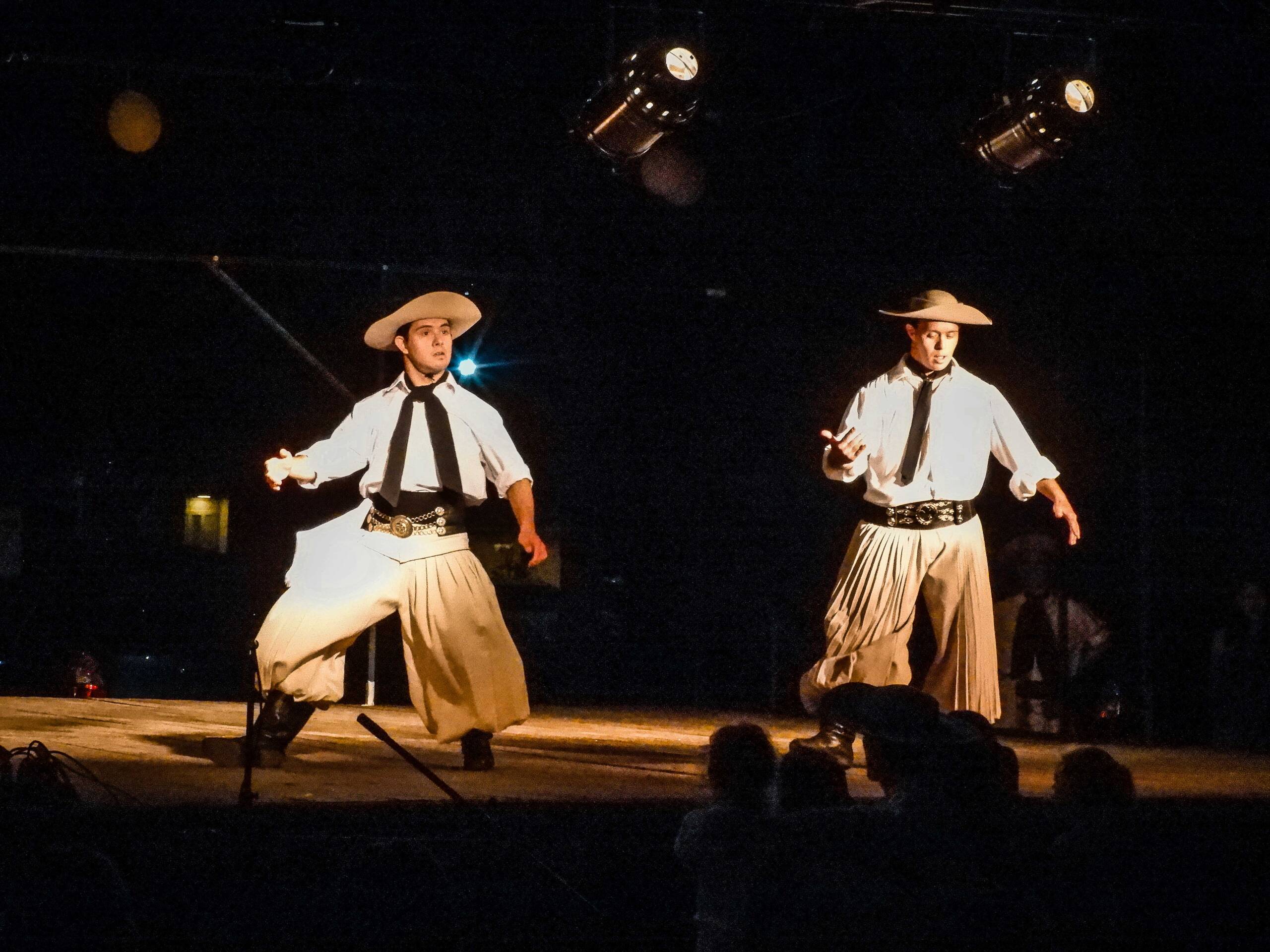 𝟯𝟬° 𝗔𝗡𝗜𝗩𝗘𝗥𝗦𝗔𝗥𝗜𝗢 𝗖𝗔𝗦𝗔 𝗗𝗘 𝗟𝗔 𝗖𝗨𝗟𝗧𝗨𝗥𝗔 | 𝗖𝗶𝗲𝗿𝗿𝗲 𝗱𝗲 𝘁𝗮𝗹𝗹𝗲𝗿𝗲𝘀, 𝗱𝗲𝘀𝗰𝘂𝗯𝗿𝗶𝗺𝗶𝗲𝗻𝘁𝗼 𝗱𝗲 𝗽𝗹𝗮𝗰𝗮 𝗰𝗼𝗻𝗺𝗲𝗺𝗼𝗿𝗮𝘁𝗶𝘃𝗮 𝘆 𝗺𝘂𝗲𝘀𝘁𝗿𝗮 𝗱𝗲 𝘁𝗿𝗮𝗯𝗮𝗷𝗼𝘀.