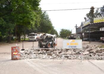 VILLA CAÑAS : EL MUNICIPIO CONTINÚA CON EL PLAN DE BACHEO