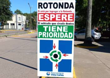 VILLA CAÑAS : COLOCACIÓN DE NUEVA CARTELERÍA EN LAS ROTONDAS