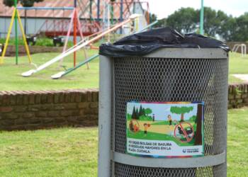 NO DEJES BOLSAS DE BASURA NI RESIDUOS MAYORES EN LA PLAZA