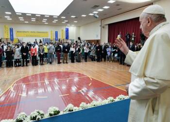 Francisco criticó el “mundo virtual lleno de apariencias” de las redes sociales