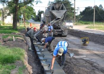 VILLA CAÑAS : SEGUNDA ETAPA: BACHEO EN CALLE 44 BIS Y AVENIDA 51 ⠀