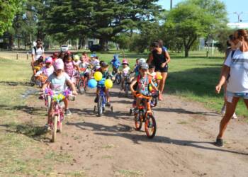 VILLA CAÑAS : COLONIA: BICICLETEADAS AL BALNEARIO Y CLUB DE CAZADORES