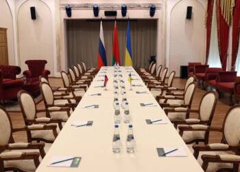 La negociación: Ucrania exige un alto el fuego y Rusia pide conversar “en silencio”