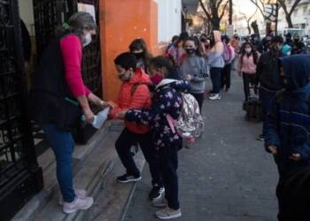 EN LAS ESCUELAS DE LA PROVINCIA DE SANTA FE NO SE EXIGIRÁ PASE SANITARIO