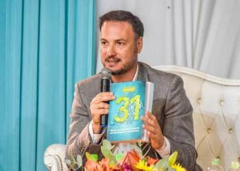 EL SENADOR ENRICO COMENZÓ A RECORRER EL DEPARTAMENTO PARA PRESENTAR SU LIBRO “31”