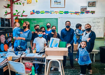 COMUNA DE TEODELINA: 𝗖𝗢𝗠𝗣𝗟𝗘𝗧𝗔𝗠𝗢𝗦 𝗟𝗔 𝗘𝗡𝗧𝗥𝗘𝗚𝗔 𝗗𝗘 𝗨𝗧𝗜𝗟𝗘𝗦 𝗔 𝗟𝗔𝗦 𝗘𝗦𝗖𝗨𝗘𝗟𝗔𝗦 