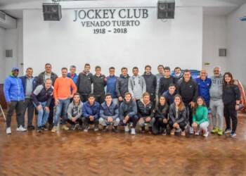 VENADO TUERTO CUENTA POR PRIMERA VEZ CON UN CURSO DE PROFESORADO DE TENIS