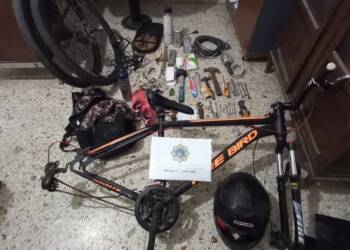 VILLA CAÑAS: RECUPERARON VARIOS ELEMENTOS,  HERRAMIENTAS Y UNA BICICLETA QUE HABÍAN SIDO SUSTRAÍDOS