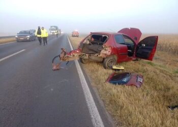 ACCIDENTE ENTRE DOS AUTOS EN RUTA 33 ENTRE VENADO TUERTO Y MURPHY