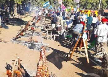 VILLA CAÑÁS: PRIMER CONCURSO DE COSTILLAR A LA ESTACA 