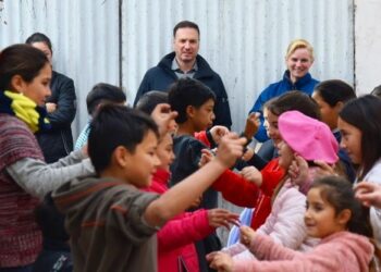 AMPLIA RECORRIDA DEL SENADOR ENRICO EN ELORTONDO