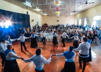 TEODELINA: 𝗦𝗘 𝗥𝗘𝗔𝗟𝗜𝗭𝗢 𝗘𝗟 𝗔𝗖𝗧𝗢 𝗢𝗙𝗜𝗖𝗜𝗔𝗟 𝗣𝗢𝗥 𝗘𝗟 𝗗𝗜𝗔 𝗗𝗘 𝗟𝗔 𝗜𝗡𝗗𝗘𝗣𝗘𝗡𝗗𝗘𝗡𝗖𝗜𝗔 