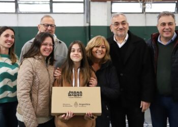 LA PROVINCIA YA ENTREGÓ CERCA DE 25.000 NETBOOKS EN ESCUELAS SANTAFESINAS