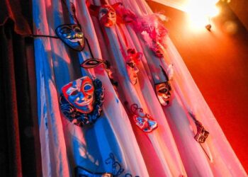 TEODELINA : 𝗦𝗼𝗺𝗼𝘀… 𝗵𝗮𝗰𝗲𝗺𝗼𝘀 | “𝗣𝗘𝗥𝗠𝗜𝗦𝗢 𝗣𝗔𝗥𝗔 𝗝𝗨𝗚𝗔𝗥” 