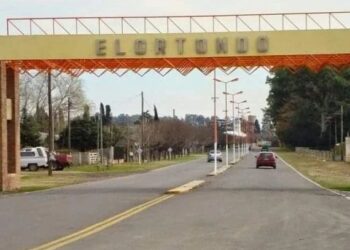 PESAR EN ELORTONDO POR LA MUERTE DE UN JOVEN QUE SE DESCOMPUSO EN UN BAR 