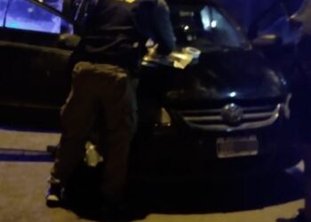  LA CHISPA: HOMBRE EBRIO INTENTÓ INCENDIAR SU AUTO